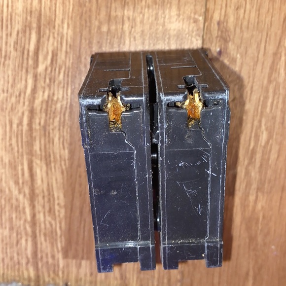 Q220 Siemens 100 AMP Double Pole Circuit Breaker 220volt or 110v 14868 used - Picture 5 of 6